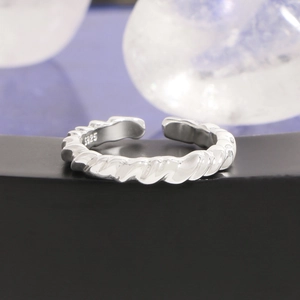 Minimalist S925 sterling silver twisted rope ring with an adjustable open design