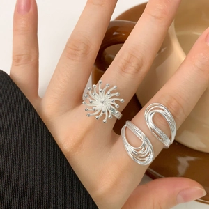 Élégant ensemble de bagues en argent sterling S925 multicouche au motif fleuri
