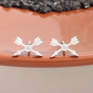 S925 sterling silver Cupid arrow stud earrings with sparkling round zircon accents