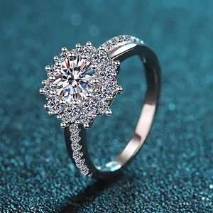 Luxury 925 Sterling Silver Moissanite Ring Round Brilliant Cut Halo Engagement Wedding Ring Pave Zirconia Ring For Women Jewelry Gift
