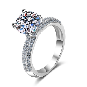 Classic S925 sterling silver ring with 2 carat round moissanite and 4-prong setting