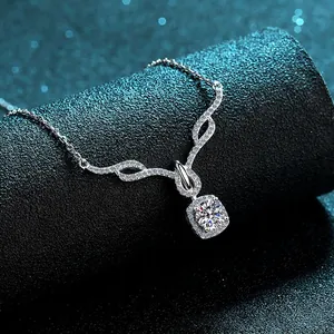 Élégant collier en argent sterling S925 avec pendentif en moissanite de taille coussin chic