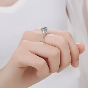 Elegant S925 sterling silver ring with 0.8ct moissanite diamond in crown claw setting