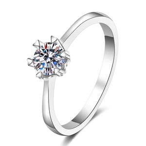 Classic S925 sterling silver ring featuring a round brilliant moissanite in a six-prong setting
