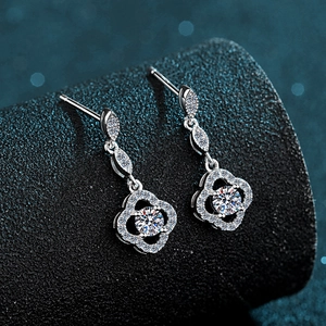 925 Sterlingsilber Moissanit Zirkonia Vierblättriges Kleeblatt Ohrhänger Luxus Blume Floral Schmuck Für Damen Mode Pendeln