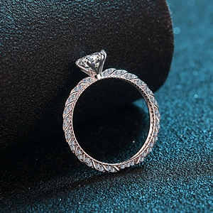 S925 sterling silver 0.8ct moissanite ring with six-prong setting and pavé twisted band