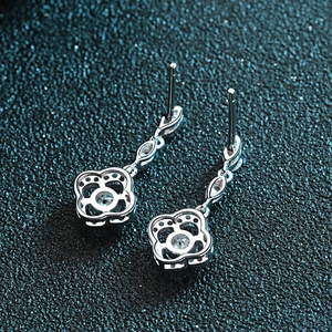 Ohrhänger aus S925 Sterlingsilber mit Kleeblatt-Motiv und Moissanit-Schmuckstein