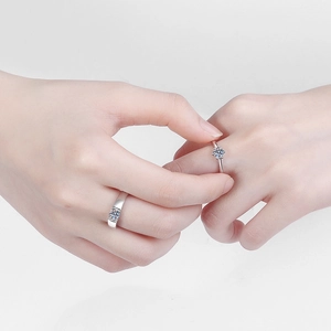 S925 sterling silver couple ring set featuring moissanite diamond inlay on hand