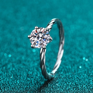 Bague en Argent Sterling 925 Moissanite pour Femme Solitaire Taille Brillant Anneau Torsadé Serti à Six Griffes Bijoux de Mode