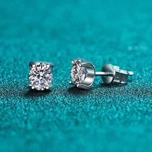 S925 Sterling Silver Moissanite Stud Earrings For Women Sparkling Round Cut Zirconia Bull Head Claw Wedding Fine Jewelry