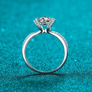 Elegant S925 sterling silver moissanite ring with brilliant round cut center stone