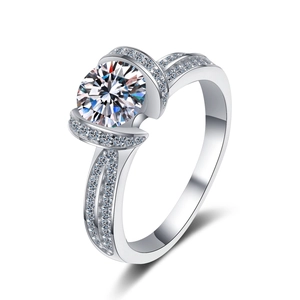 S925 sterling silver moissanite ring with brilliant center stone and pavé accents