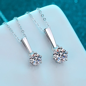 Collier en argent sterling S925 avec pendentif en moissanite brillant à six griffes