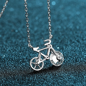 Minimalistische S925 Sterling Silber Fahrrad-Halskette mit funkelndem Moissanit-Anhänger