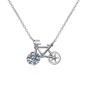 Minimalistische Halskette aus S925 Sterlingsilber mit Fahrrad-Anhänger und Moissanit-Stein