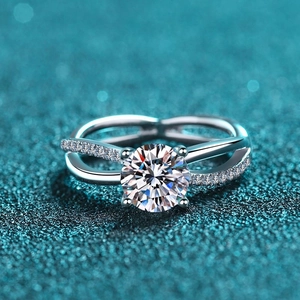 S925 sterling silver ring with a 1-carat moissanite in a four-prong crossover setting