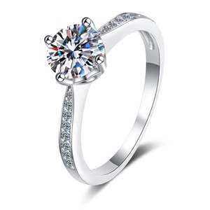 Classic S925 sterling silver moissanite ring with four-prong set round cut gemstone