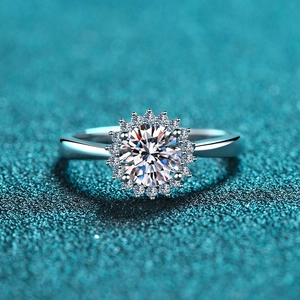 Elegant S925 sterling silver sunflower ring featuring a brilliant moissanite center stone