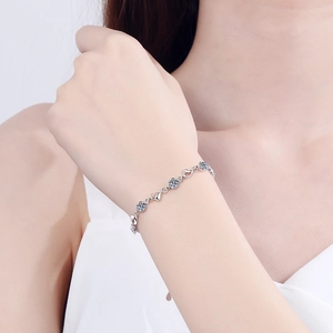 S925 sterling silver moissanite heart link bracelet for women with brilliant cut stones