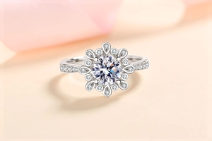 Macro shot of S925 silver ring featuring a snowflake moissanite halo and micro-pavé band