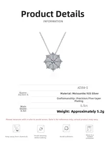 Détail d'un pendentif tournesol en moissanite 0,5ct en argent 925 avec placage cinq couches