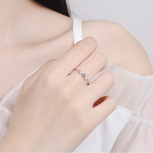 S925 sterling silver ring featuring square moissanite stone and side heart accents