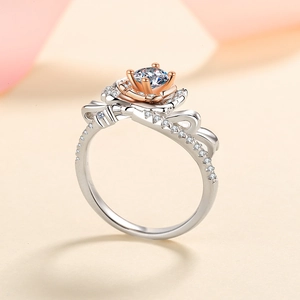 Bague élégante en argent S925 avec moissanite et détails en or rose pour femme