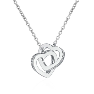 Collier en argent S925 avec deux cœurs entrelacés sertis de pierres scintillantes