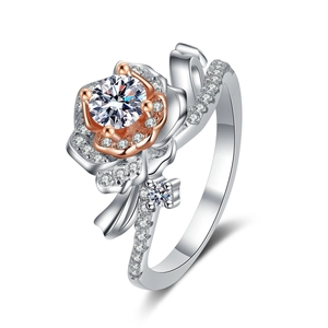 Bague rose élégante en argent S925 avec moissanite et pétales en or rose