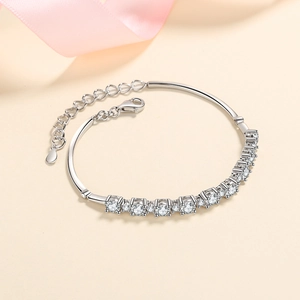 S925 Sterling Silber Armband mit D-Farbe Moissanit-Steinen und verstellbarer Kette