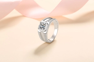 Close-up of a 925 sterling silver men's ring with a 1ct moissanite in square setting
