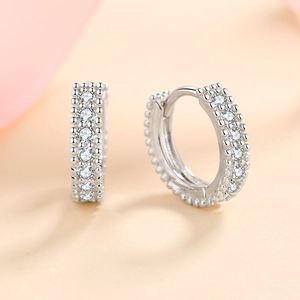 Boucles d'oreilles créoles en argent S925 avec Moissanite double rang et milgrain