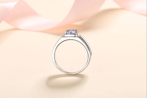 Close-up of a 925 silver ring featuring a 1ct square purple gemstone with prong setting