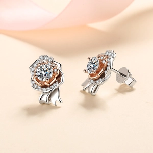 S925 silver rose stud earrings with brilliant moissanite and two-tone gold petals