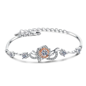 Bracelet rose en argent 925 avec détails en moissanite et chaîne de réglage pratique
