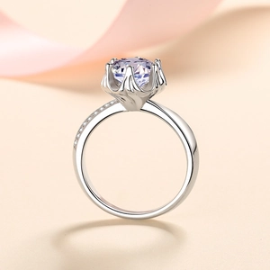 Bague en argent S925 avec serti fleur de prunier et moissanite violette