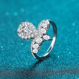 Luxurious S925 silver engagement ring with pear-cut moissanite and cluster wing design