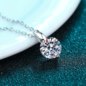 Classic 925 sterling silver solitaire moissanite necklace with round cut sparkling stone
