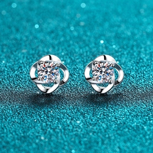Orecchini a Bottone in Argento Sterling S925 Con Moissanite e Zirconia Forma di Fiore a Quattro Griffe Regalo Gioielli