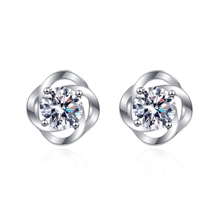 Orecchini a perno minimalisti in argento 925 con moissanite a quattro griffe