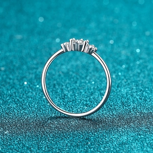Elegant S925 sterling silver three-stone moissanite ring with a polished slim band