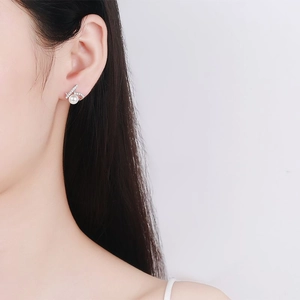 Boucles d'oreilles élégantes en argent S925 avec perles d'eau douce et moissanite