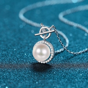 Elegant S925 sterling silver necklace with a 9mm freshwater pearl and moissanite pendant