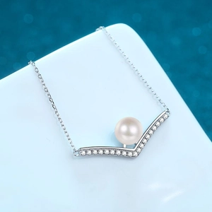 Elegant S925 silver necklace with V-shaped moissanite pendant and round freshwater pearl