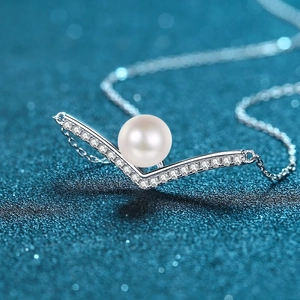 S925 sterling silver necklace with 8mm freshwater pearl and V-shaped moissanite pendant
