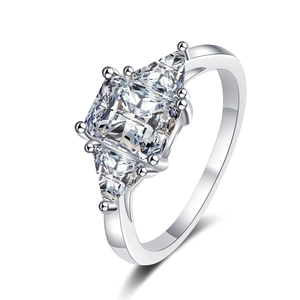Luxurious S925 sterling silver ring with a 3-carat princess-cut moissanite and side stones