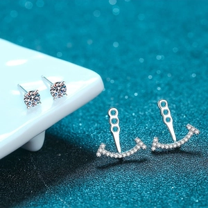 Boucles d'oreilles S925 en argent sterling avec moissanite et pendentif courbé ajustables