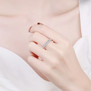Minimalist S925 sterling silver band ring featuring square-cut moissanite stones