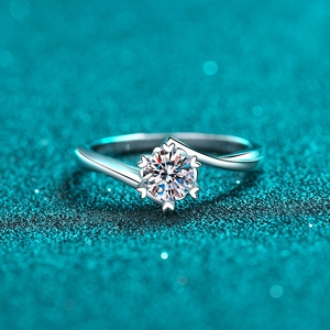 Elegant 925 silver snowflake moissanite ring with six-prong heart setting and twisted band