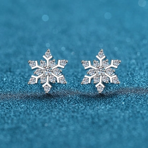 925 Sterling Silver Moissanite Snowflake Stud Earrings For Women Elegant Sparkling Winter Snowflake Jewelry Anniversary Gift